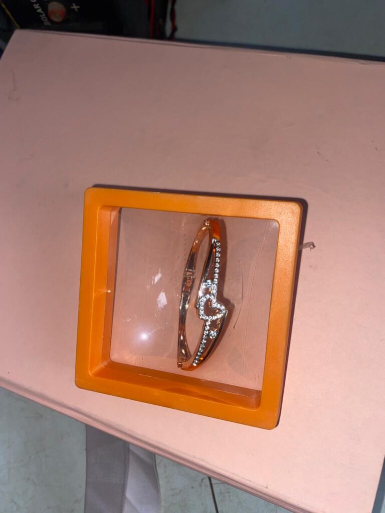 Sparkle Heart Bangle – Rose Gold Crystal Bracelet for Women