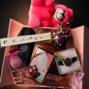 * *Love N Gift Signature Hamper*